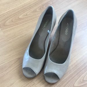 Aerosoles Tan Wedges